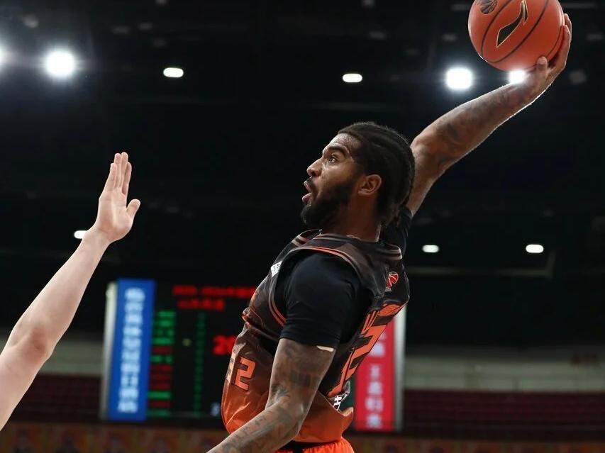 大乐透开奖结果-山东男篮主场迎战吉林，有望冲击7连胜，克里斯再会摊手好搭档